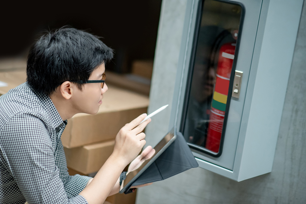 消防設備点検は自分でできるのか?